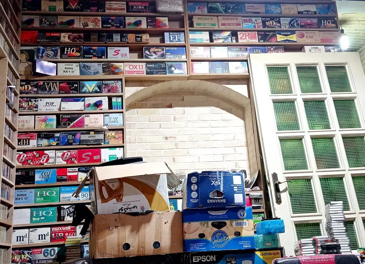 کاست خام|کلکسیون اشیاء عتیقه|اردکان, |دیوار