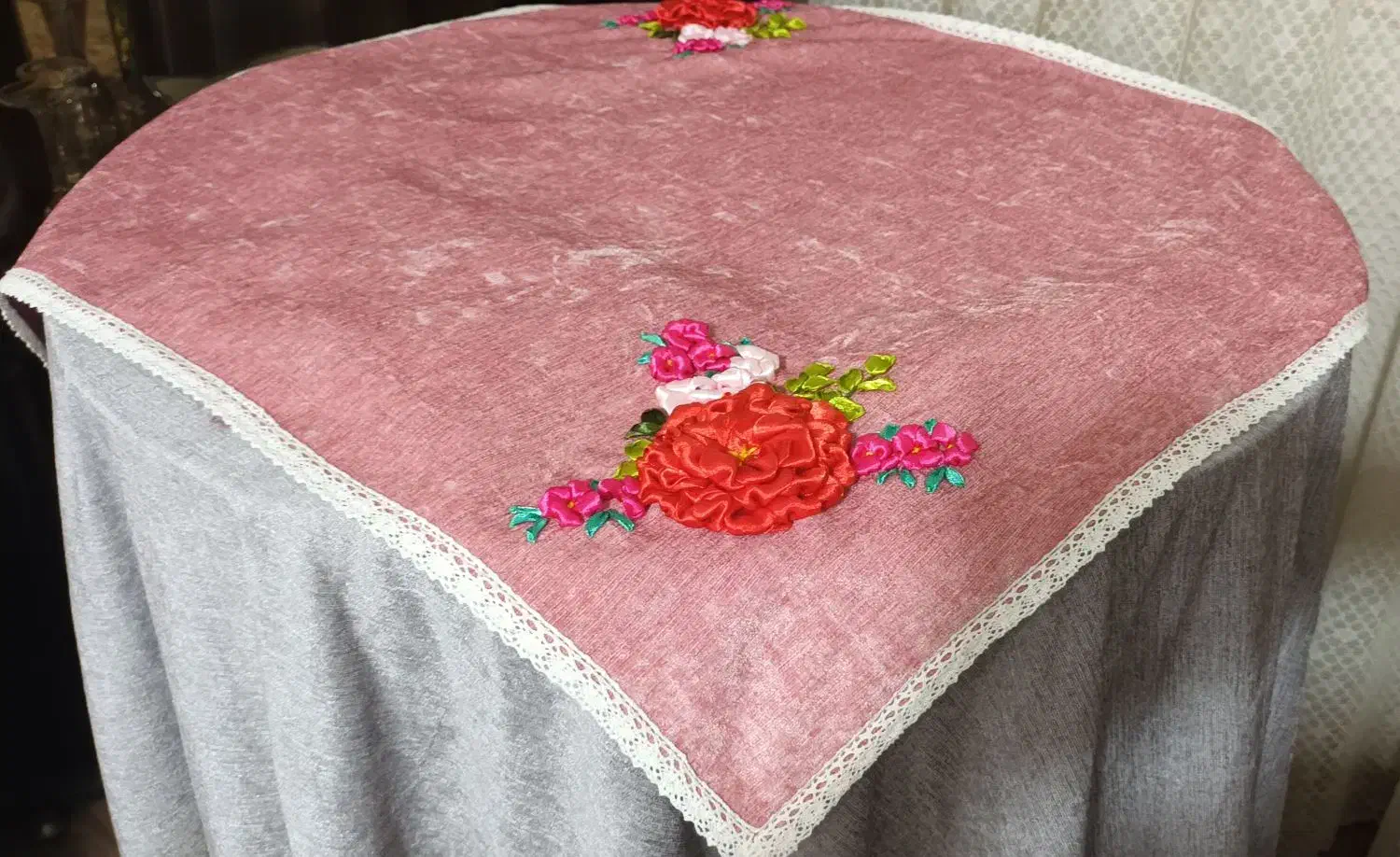 رومیزی تکی|صنایع دستی و سایر لوازم تزئینی|رشت, کوی حسینی|دیوار