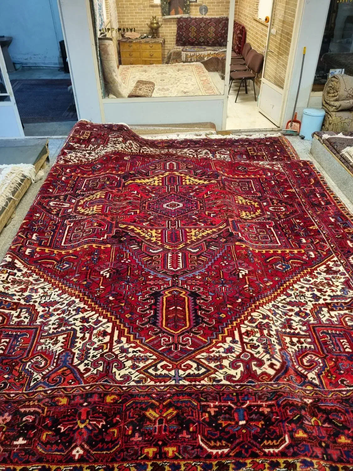 ۱۲متری نمرور اصیل کم کارکرد سالم|فرش|تبریز, |دیوار
