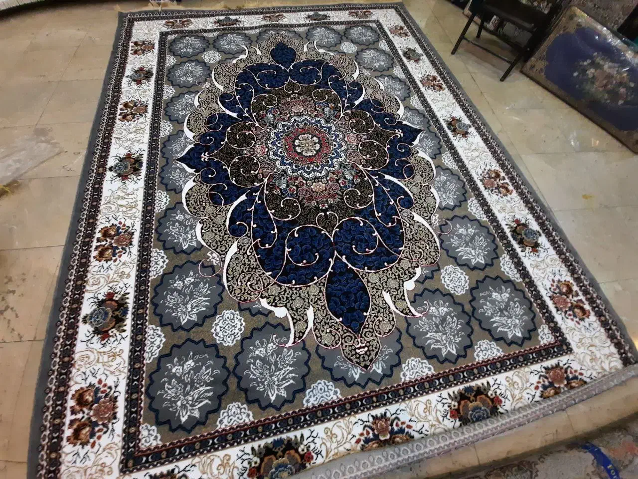 فرش ۱۲ متری طلاکوب تعداد ۱۵ تخته تک جفتی باهم دیگه|فرش|تربتحیدریه, بالا ولایت|دیوار