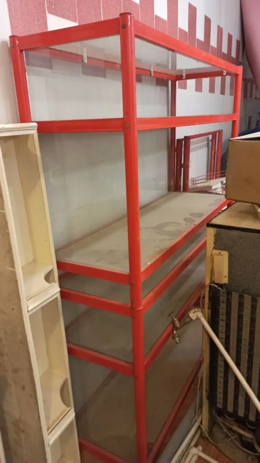 فروش قفسه فروشگاهی قدیمی وویترین|فروشگاه و مغازه|لنجان, |دیوار