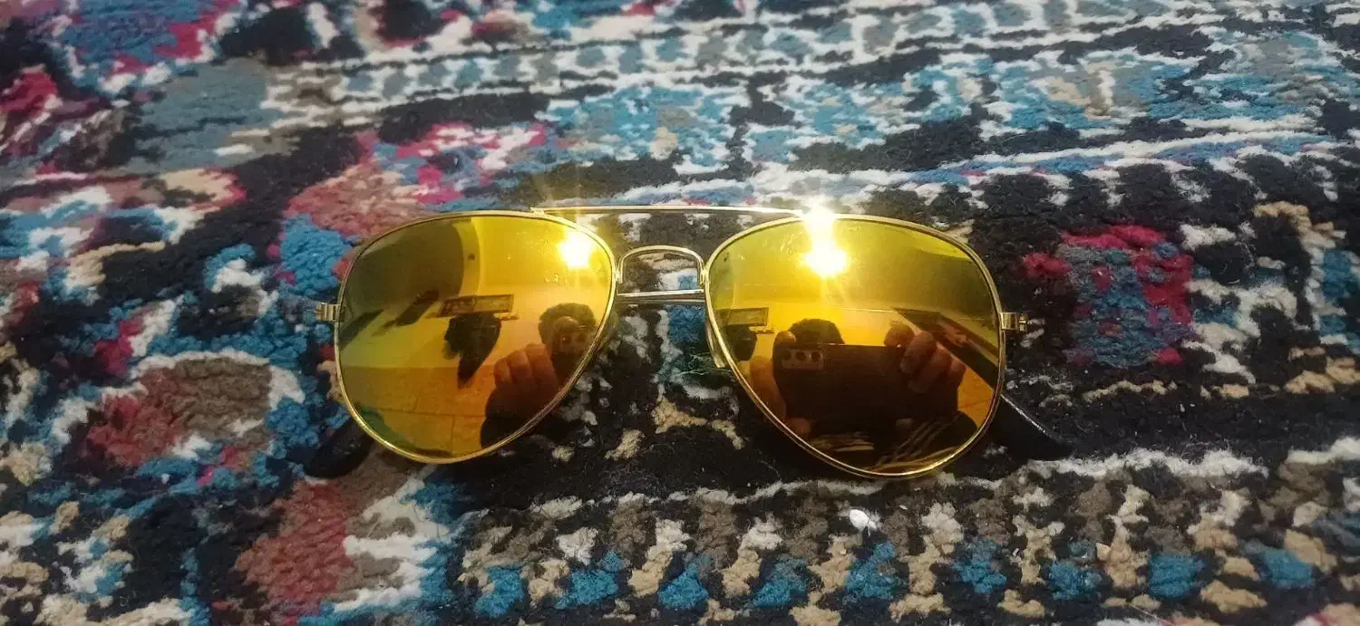 عینک|کلکسیون اشیاء عتیقه|میانه, |دیوار