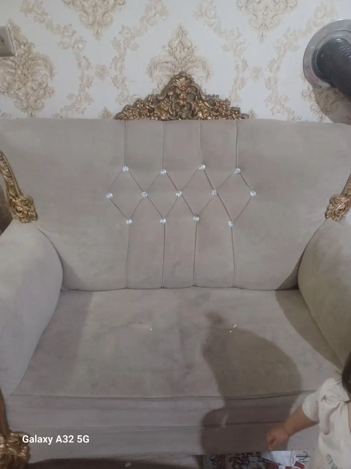 یه دست مبل راحتی ۷ نفره در حد تمیز و قابل استفاده|مبلمان خانگی و میز عسلی|اهر, |دیوار