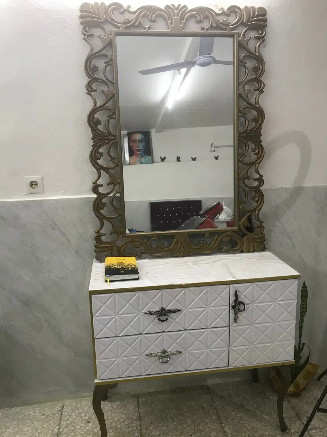 آینه کنسول|بوفه، ویترین، کنسول|قائم‌شهر, |دیوار