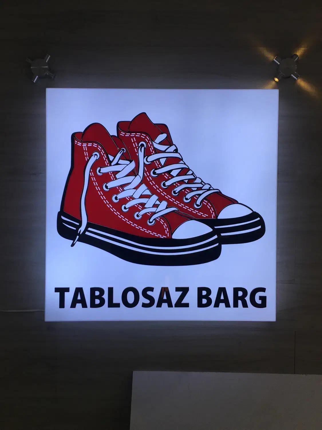 استخدام منشی پاره وقت|استخدام بازاریابی و فروش|شیراز, خلدبرین|دیوار