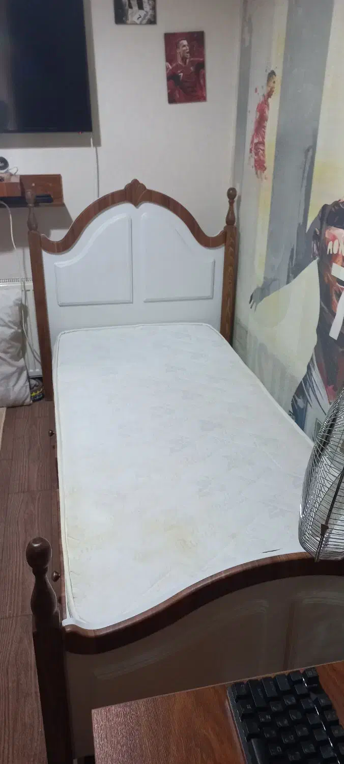 تخت یک نفره ام دی اف و پی وی سی بسیار تمیز|تخت و سرویس خواب|ساری, |دیوار