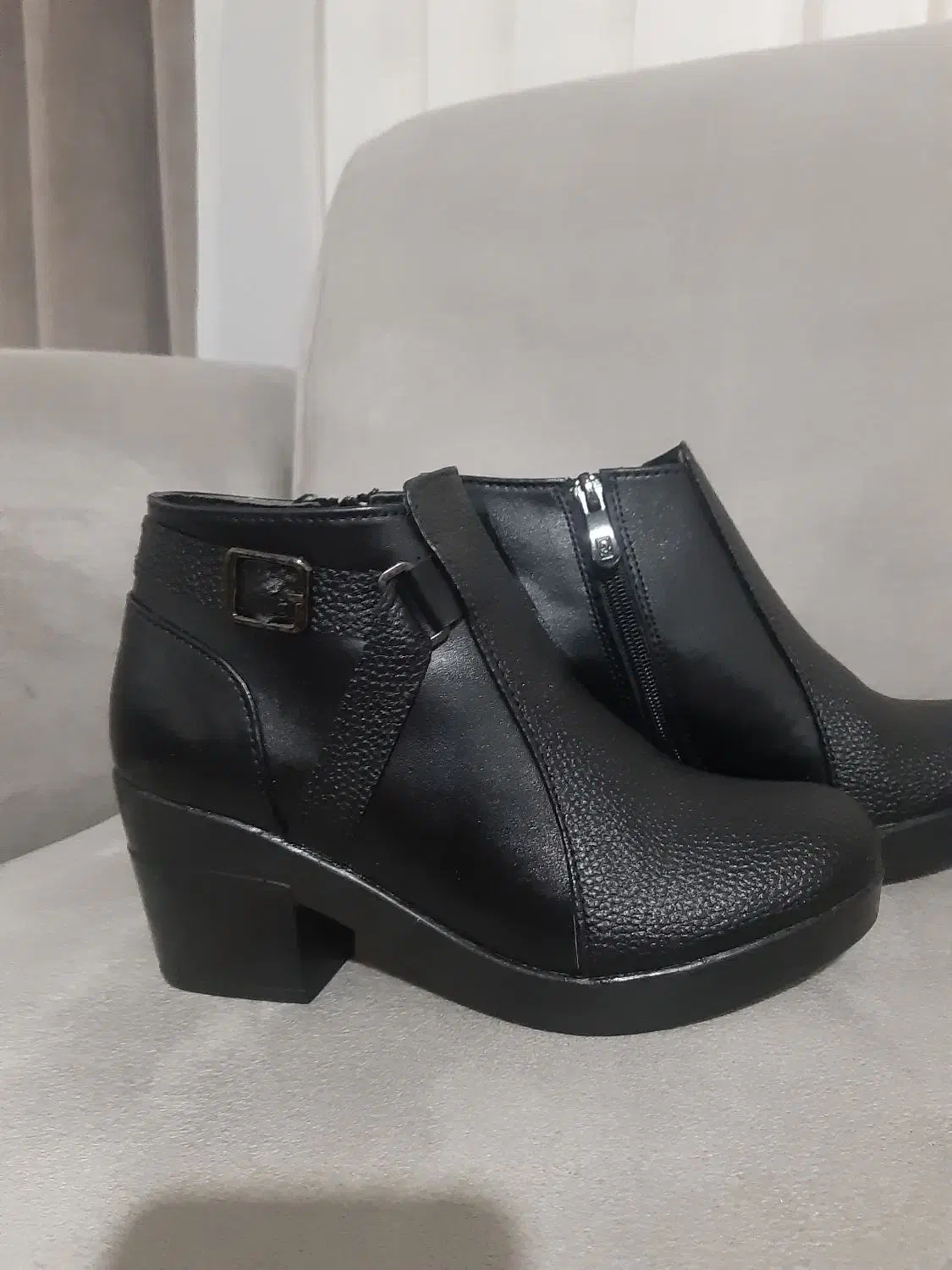 پوتین|کیف، کفش، کمربند|ماکو, |دیوار