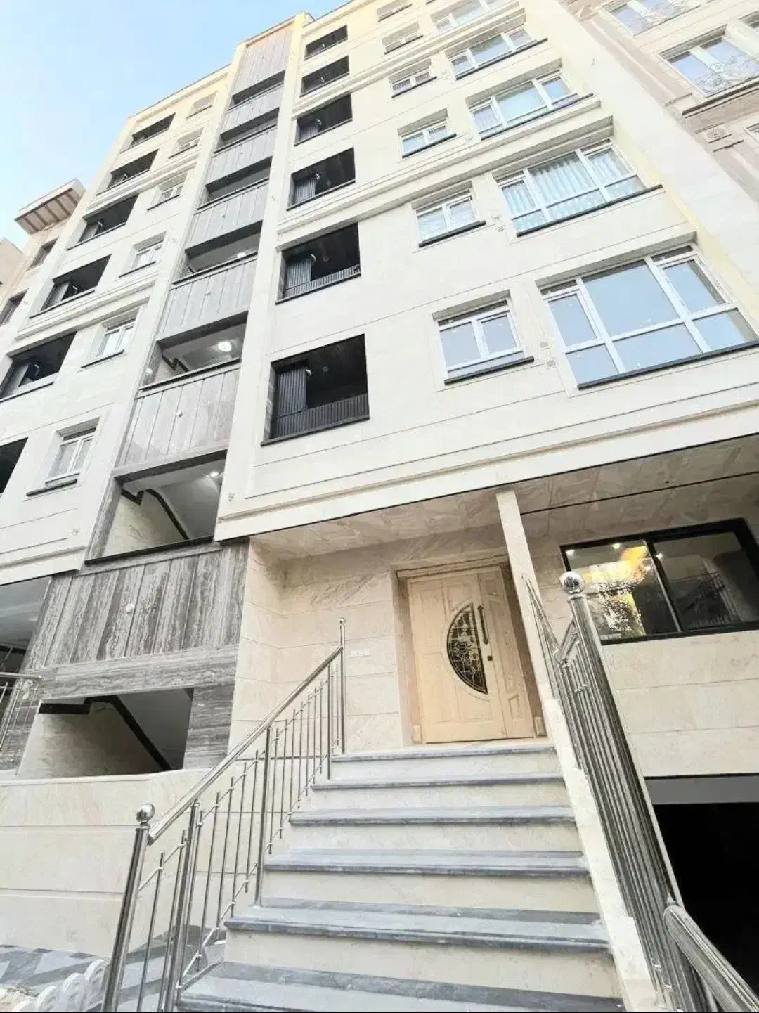 ۱۱۹ متر ۲خواب فول امکانات / سالن پرده خور /کم واحد