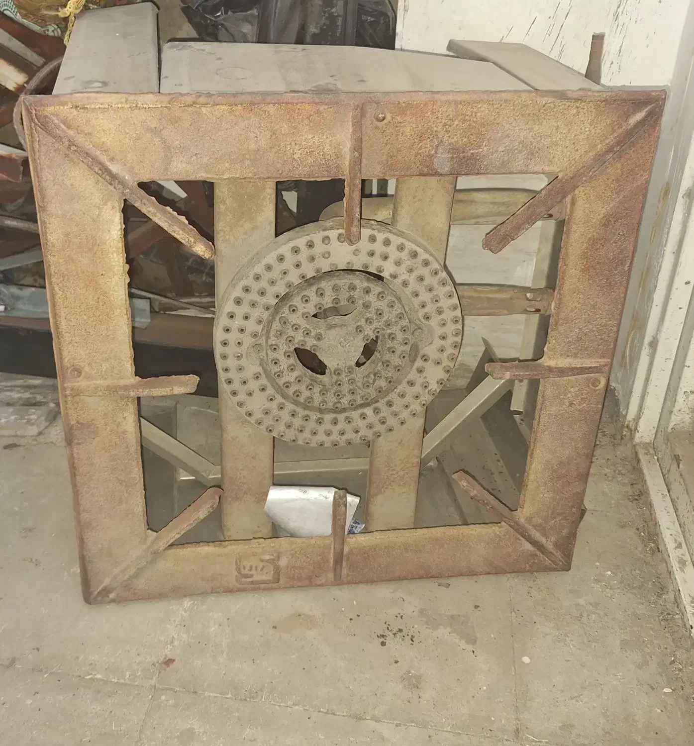 گاز|کلکسیون اشیاء عتیقه|فسا, |دیوار