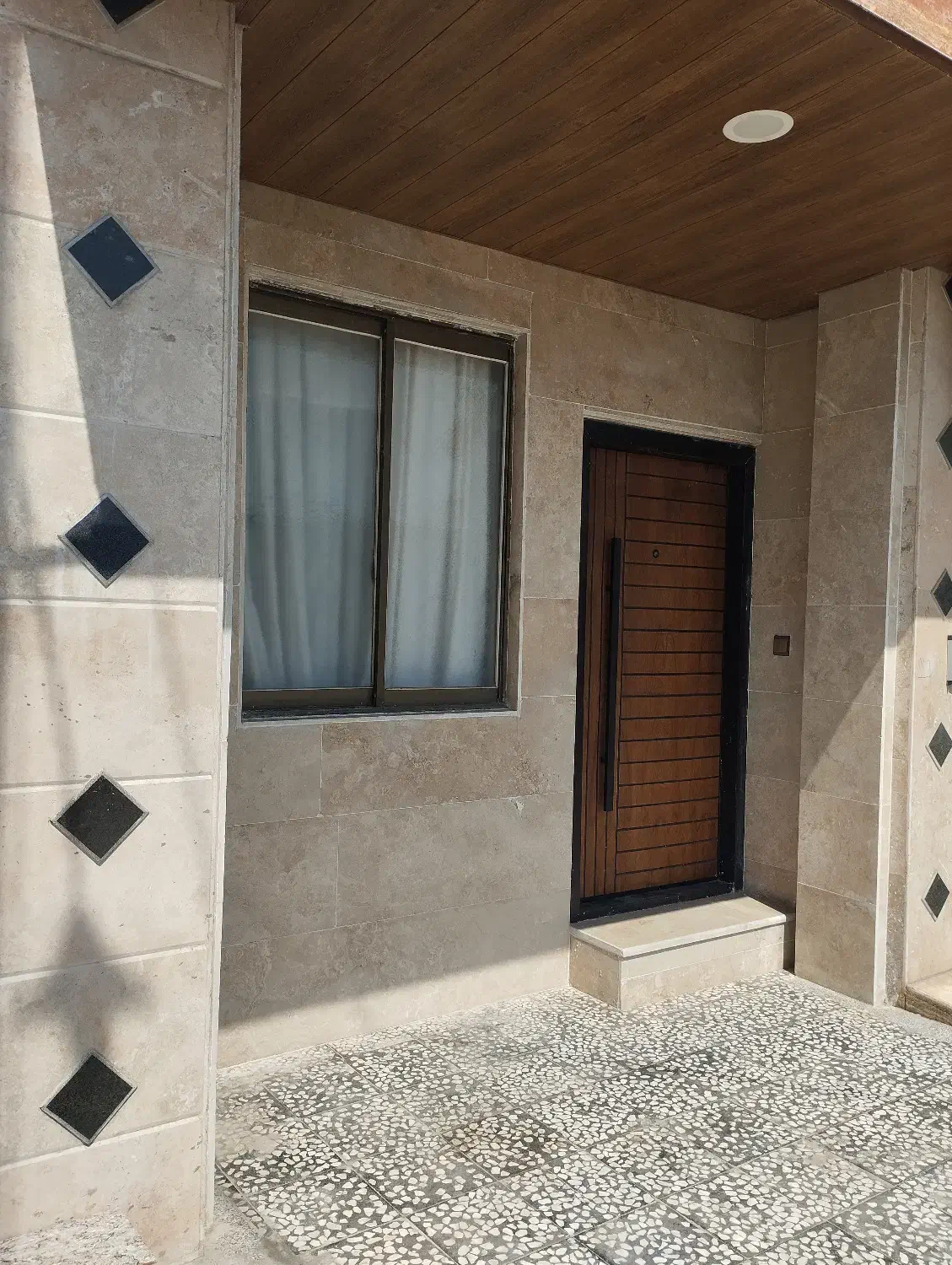 سوییت ساحلی با امکانات دوربین مداربسته و تصفیه آب|اجارهٔ کوتاهمدت آپارتمان و سوئیت|فرح آباد, |دیوار