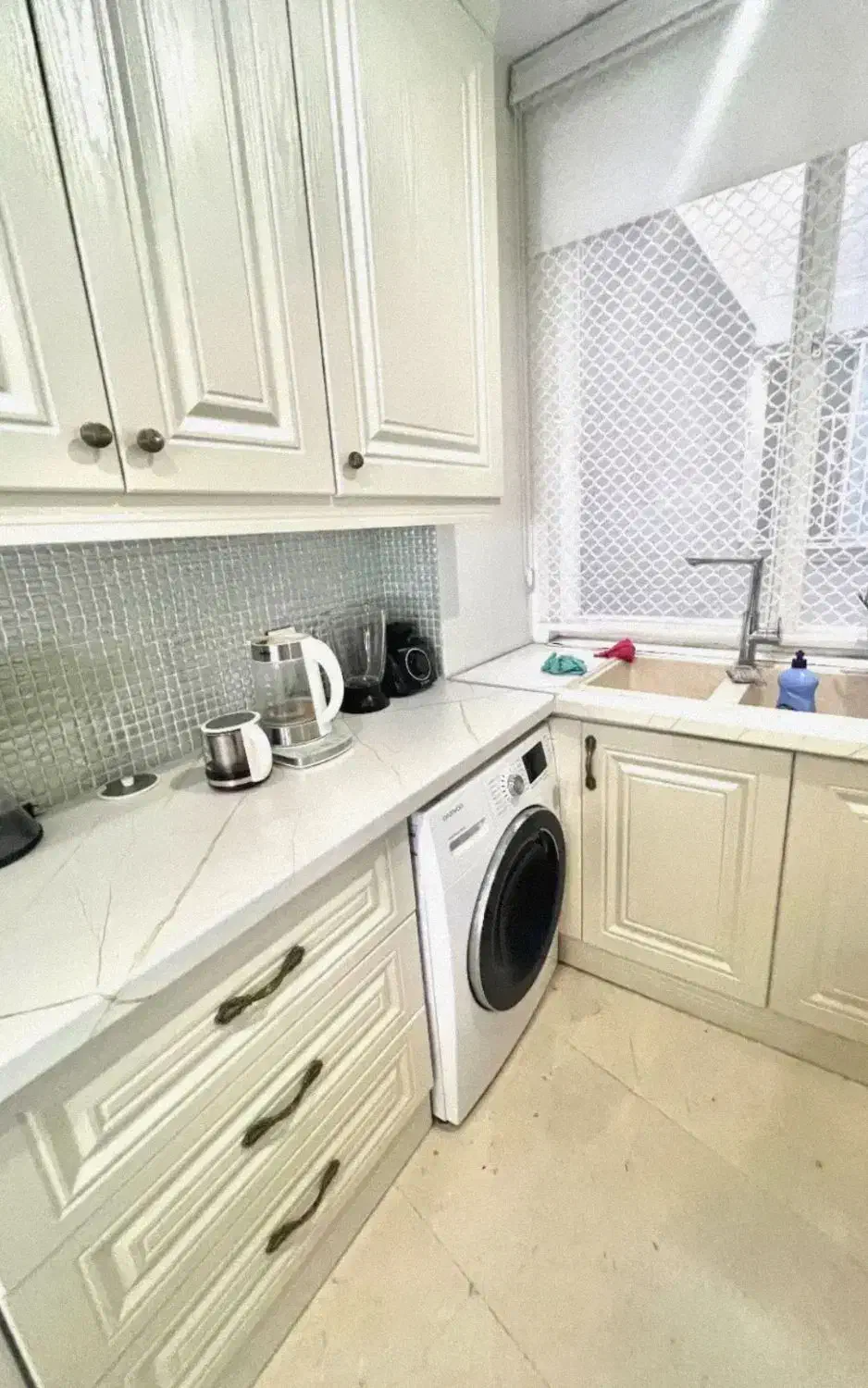 ۱۳۰ متر/۳خواب/بازسازی دوطرف افتابگیر