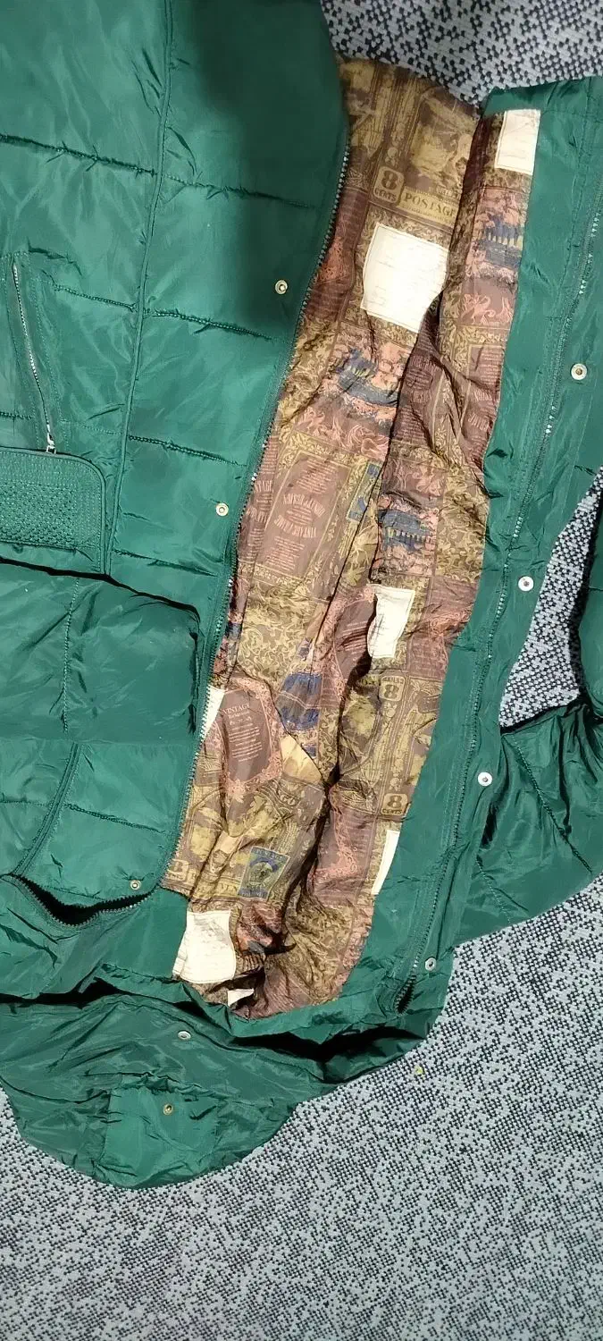 کاپشن و پافر|لباس|دماوند, دماوند|دیوار