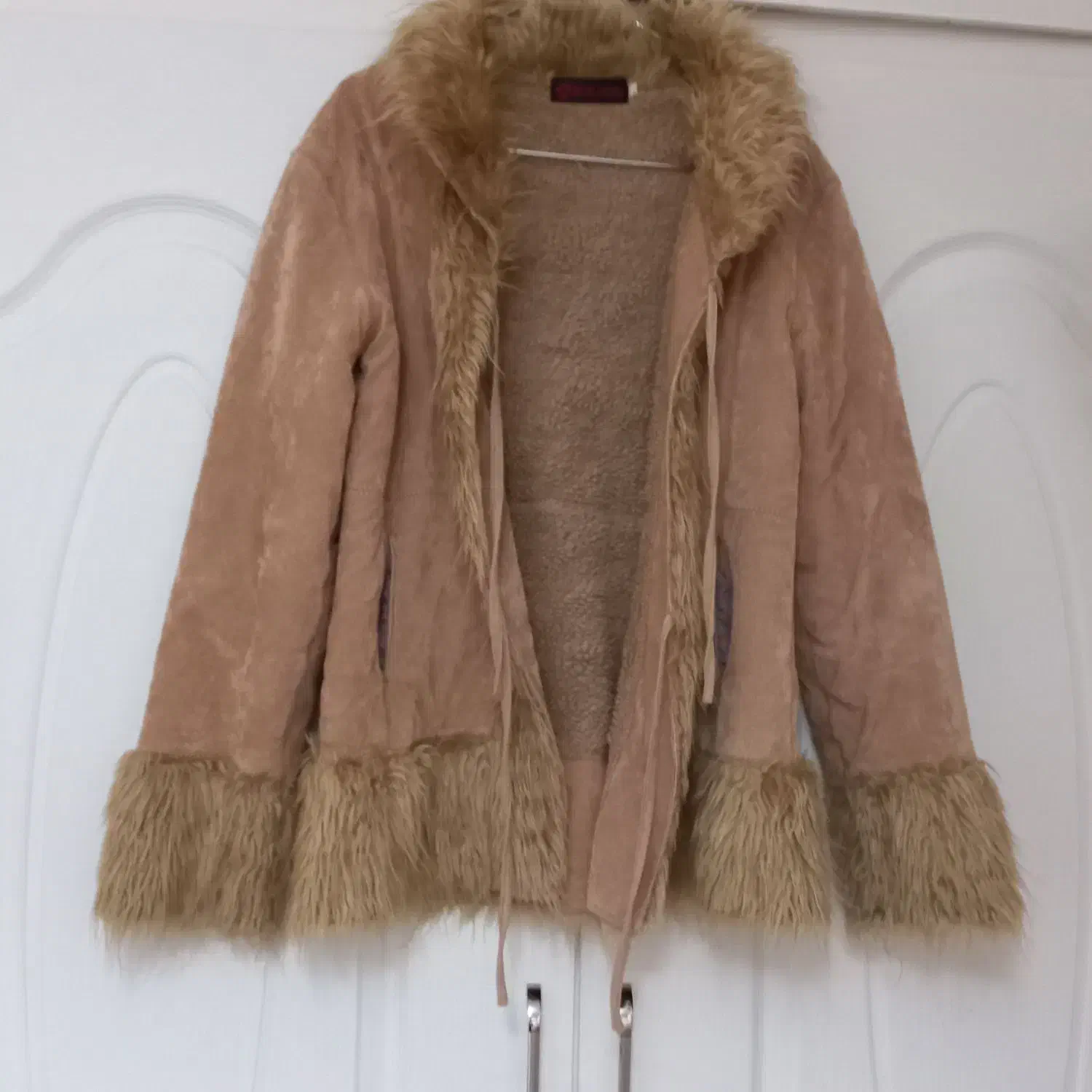 پالتو|لباس|دماوند, گیلاوند|دیوار