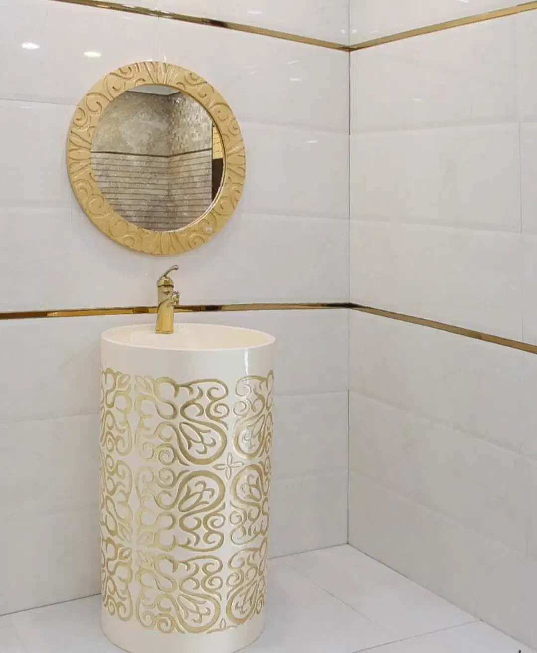 کاشیکاری و سرامیک وسیمان کاری|خدمات پیشه و مهارت|رباطکریم, شترخوار|دیوار