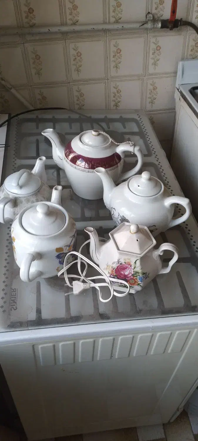 قوری جنس چینی و برقی یک عدد|قوری، کتری، قهوهساز دستی|ارومیه, |دیوار