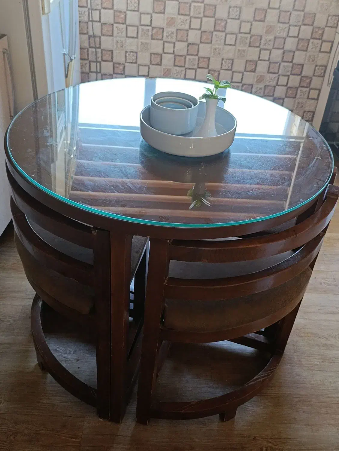 میز ناهار خوری|میز و صندلی غذاخوری|اندیشه, اندیشه فاز ۵|دیوار