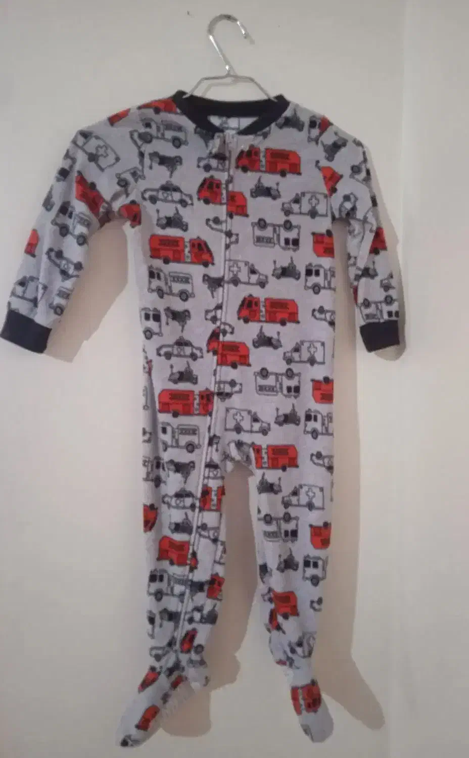 تعدادی پوشاک زمستانه کودک ونوجوان نو ومارک|کفش و لباس بچه|تهران, میرداماد|دیوار