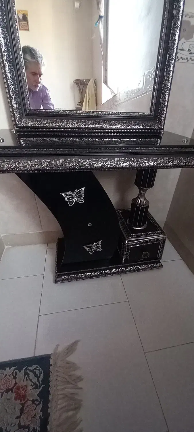 آیینه کنسول|آینه|رباط‌کریم, مسکن مهر آبشناسان|دیوار