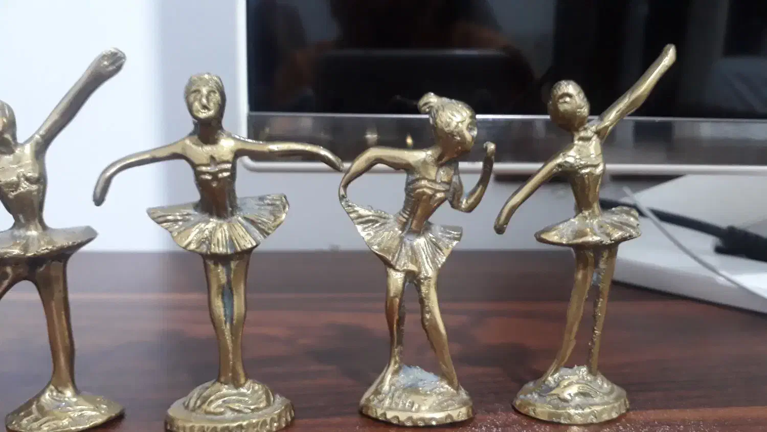 مجسمه|مجسمه، تندیس، ماکت|دماوند, دماوند|دیوار