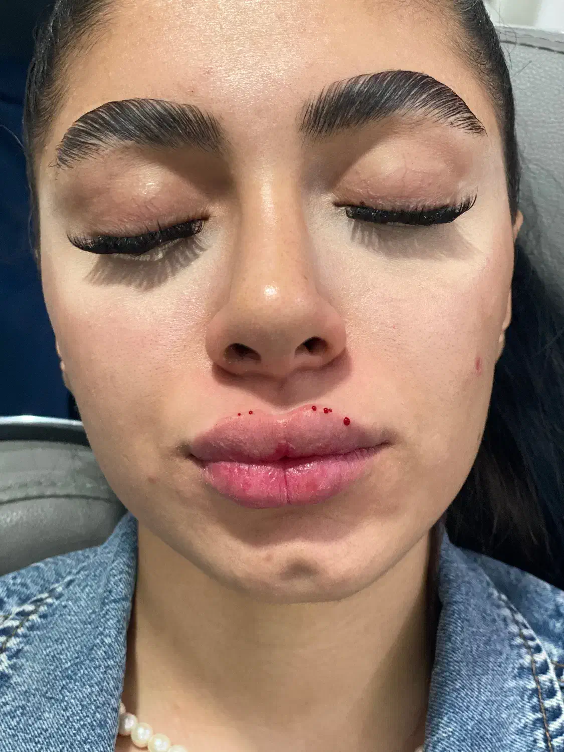 ژل لب|خدمات آرایشگری و زیبایی|شیروان (خراسان), |دیوار