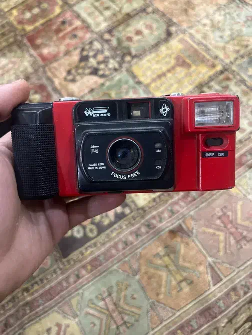 دوربین عکاسی و دوربین کلکسیونی|دوربین عکاسی و فیلم‌برداری|پرند, فاز ۶|دیوار