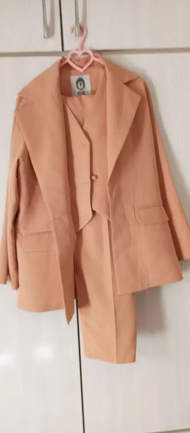 لباس مجلسی|لباس|فولادشهر, مسکن مهر فولادشهر|دیوار