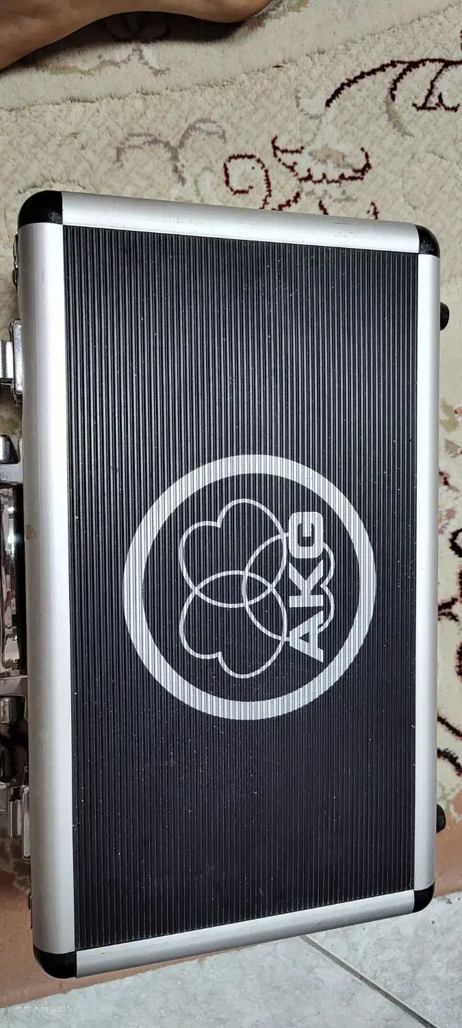 میکروفن AKG|آلات موسیقی|چالوس, |دیوار