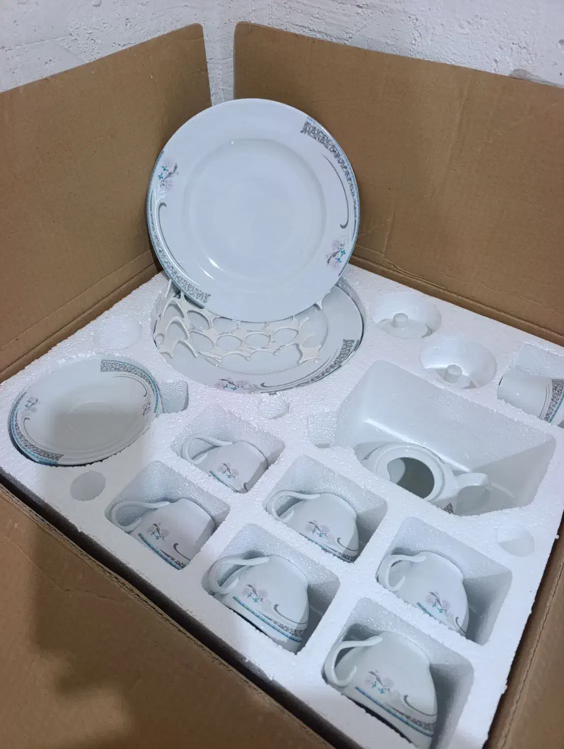 سرویس چینی|ظروف سرو و پذیرایی|سرپل ذهاب, |دیوار