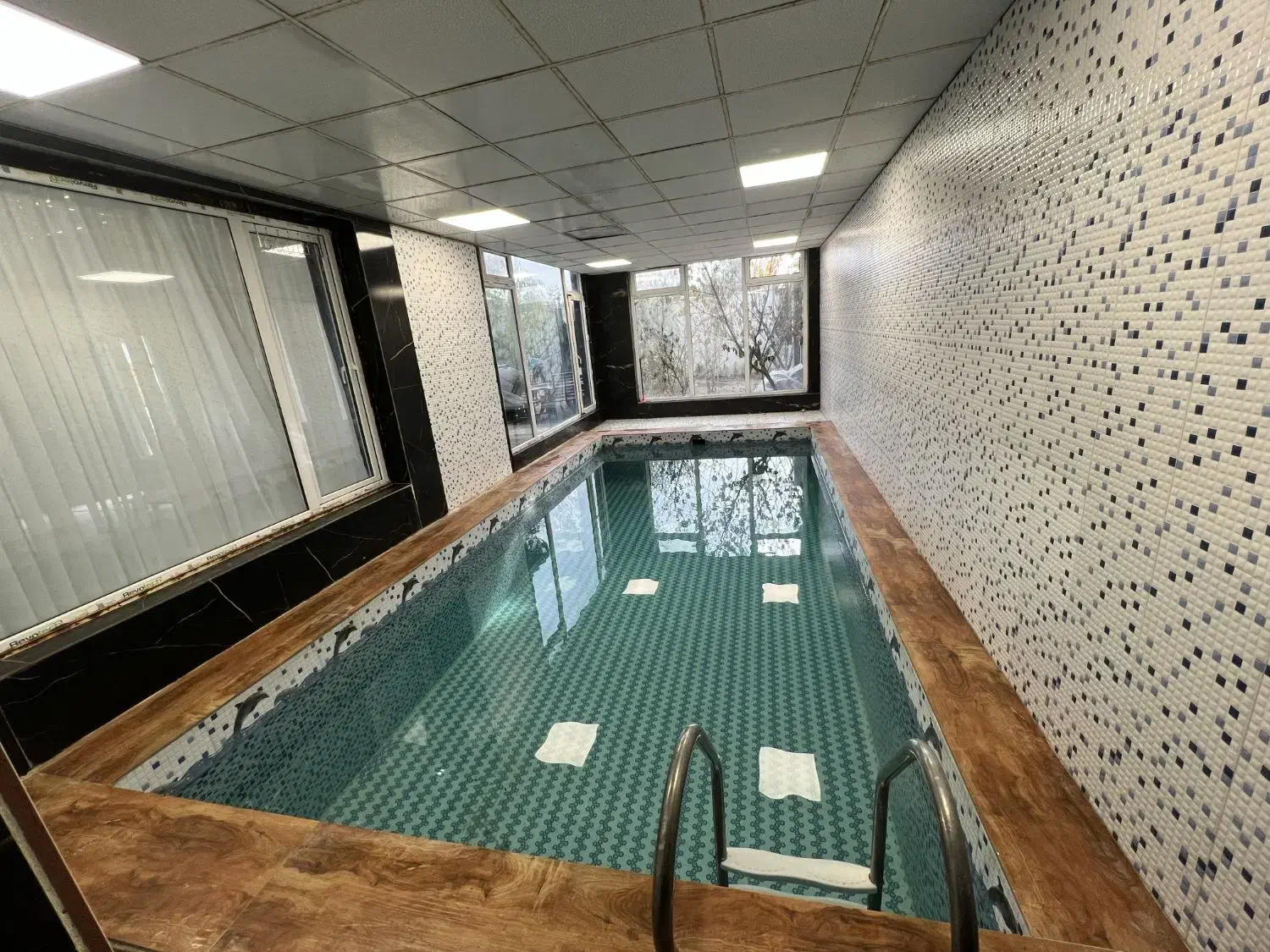 اجاره باغ ویلا ساعتی روزانه ماهانه|اجارهٔ کوتاه‌مدت ویلا و باغ|ماهدشت, |دیوار