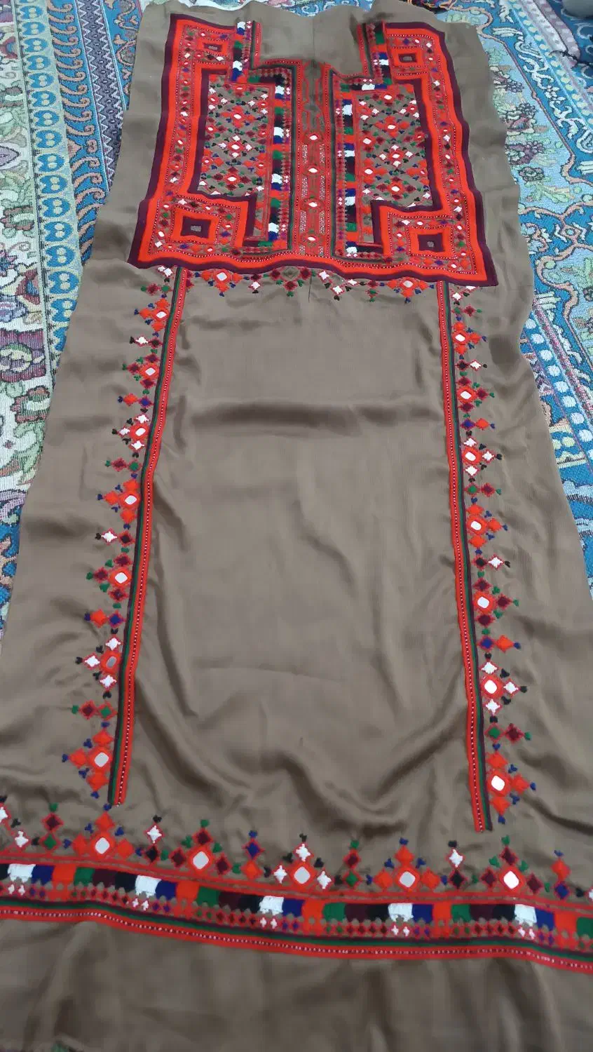 لباس فروشی دست دوز|لباس|خاش, |دیوار