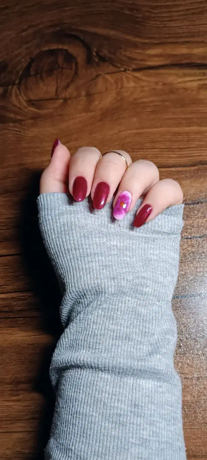 مدل مژه و ناخن برای تکمیل آلبوم|خدمات آرایشگری و زیبایی|خرم‌آباد, |دیوار