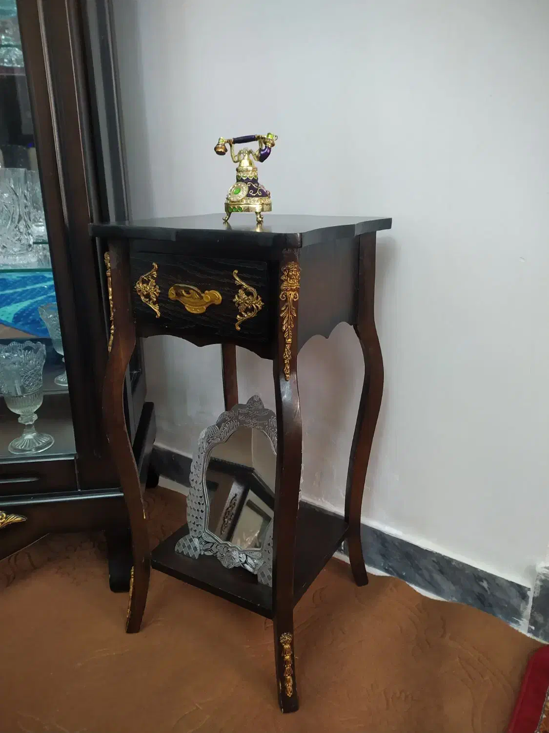 میز تلفن|میز تلفن|هشترود, |دیوار