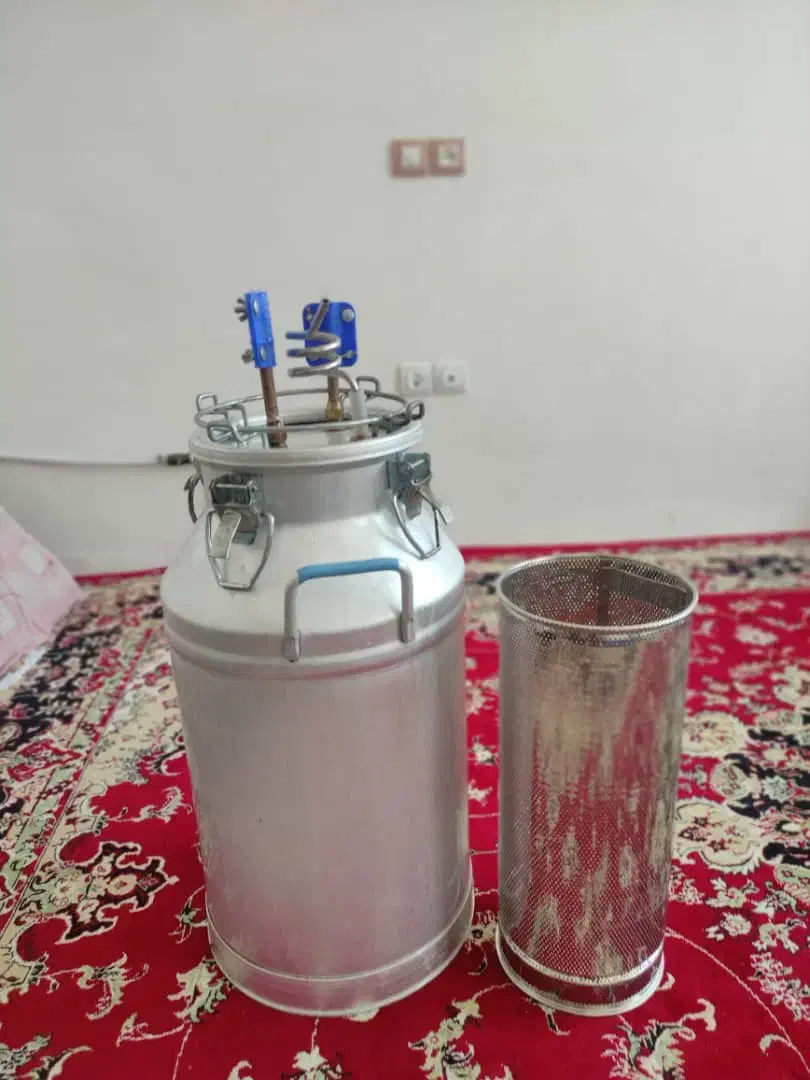 دیگ عرق گیری|ظروف پخت‌وپز|رباط‌کریم, رباط‌کریم|دیوار