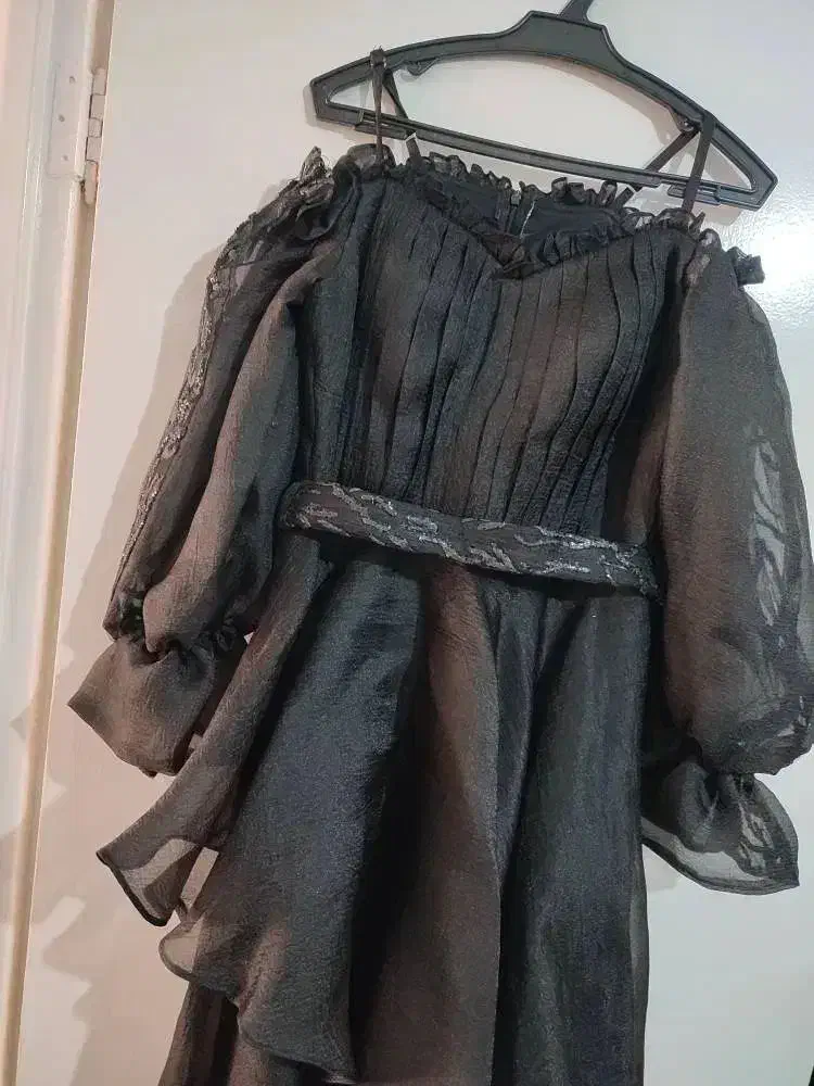 لباس مجلسی نو|لباس|ری, دولت‌آباد|دیوار