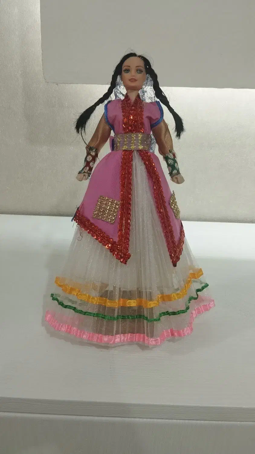 عروسک با لباس محلی بسیار زیبا|اسباببازی بچه|قرچک, باقرآباد|دیوار