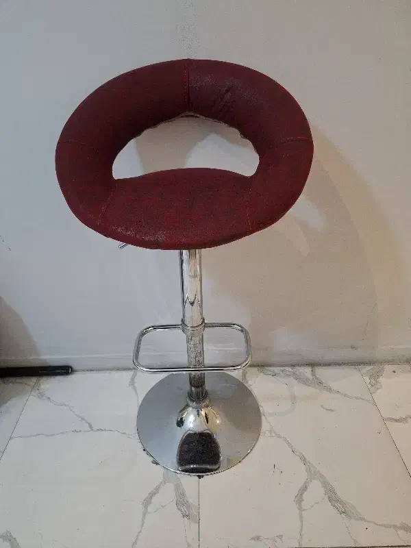 صندلی اپنی|صندلی و نیمکت|اسلام‌شهر, باغ فیض|دیوار