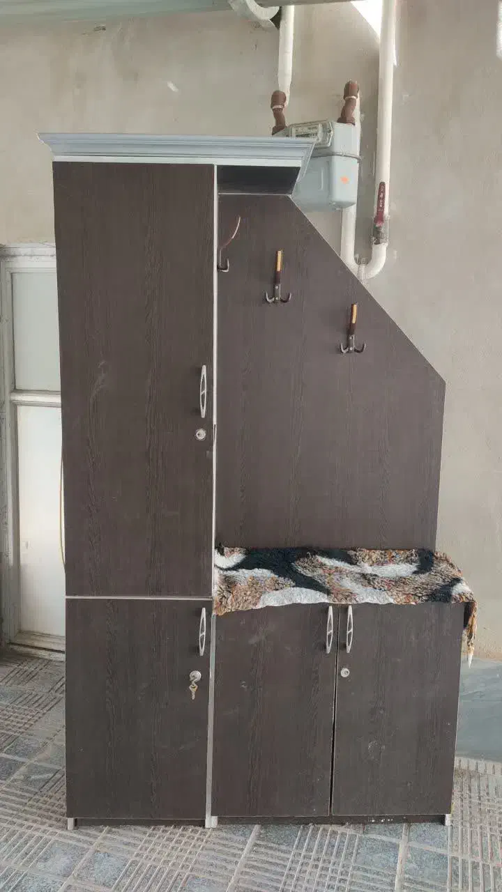 جاکفشی|جاکفشی، کمد، دراور|بیرجند, |دیوار