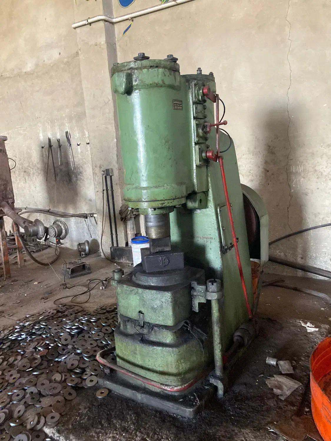 استخدام تراشکار نیمه ماهر و کارگر فنی|استخدام صنعتی، فنی، مهندسی|کرمان, |دیوار