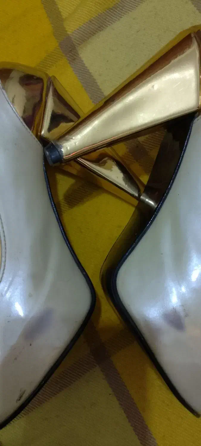 کفش سفید پاشنه بلند|کیف، کفش، کمربند|سمنان, |دیوار