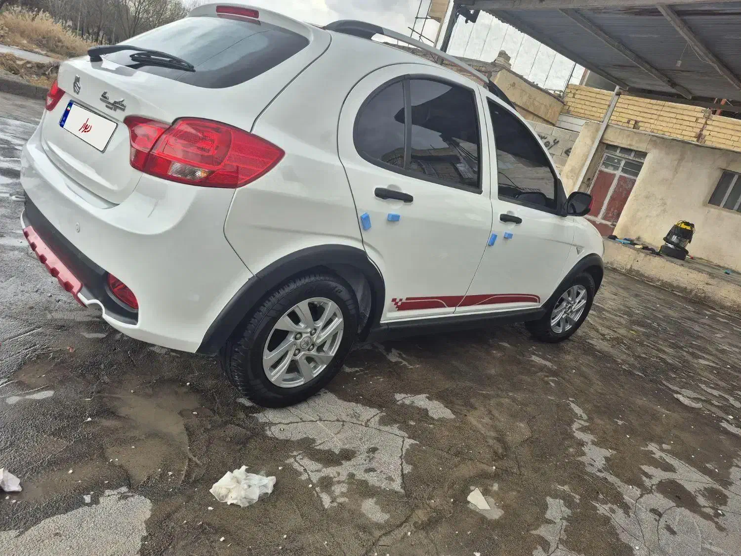 فروش ماشین کویک ۴۰۳ سفید قرمز|خودرو سواری و وانت|نورآباد, |دیوار