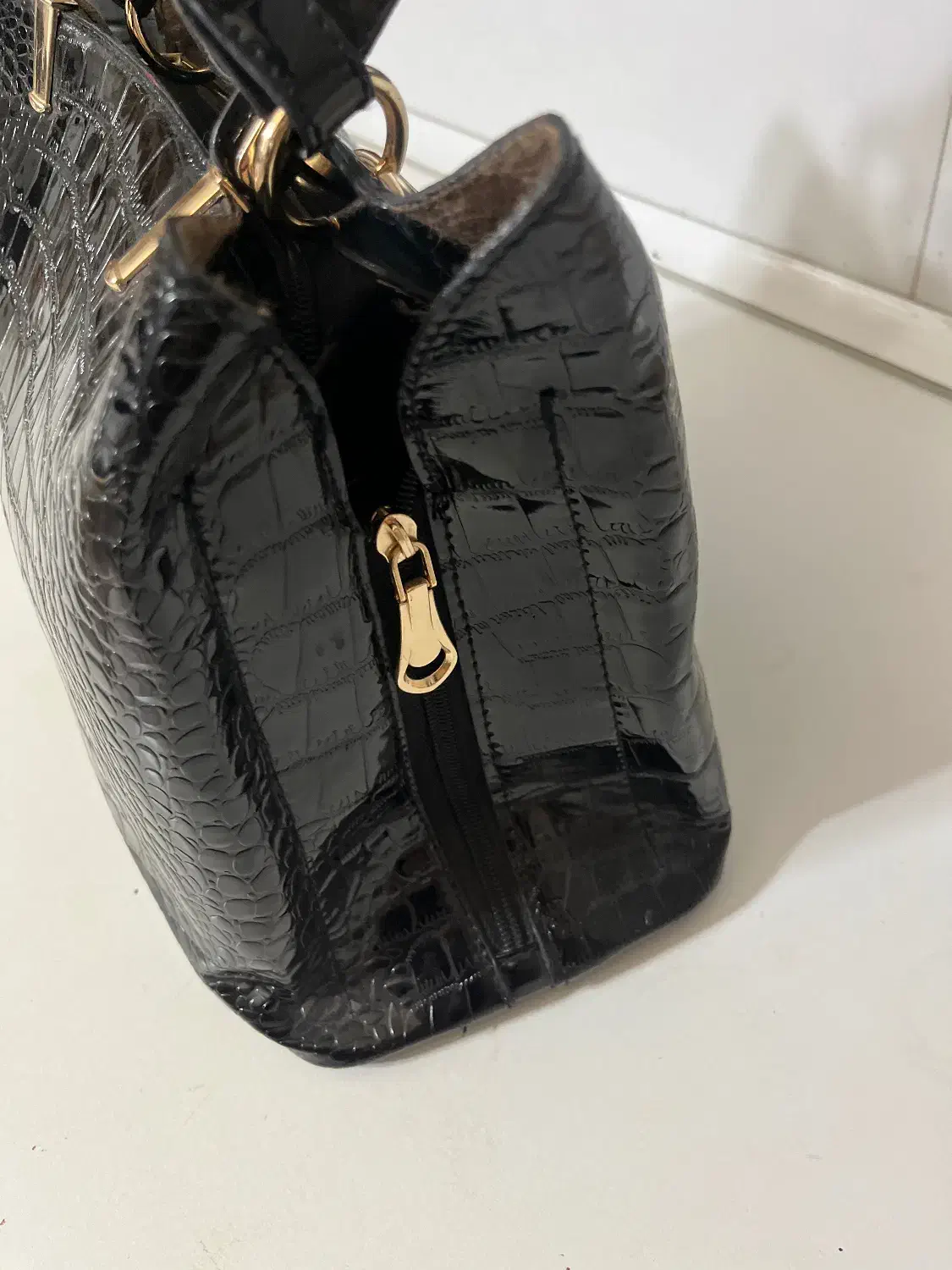 کیف ورنی مدل صندوقی در حد خیلی نو|کیف، کفش، کمربند|قم, سالاریه|دیوار