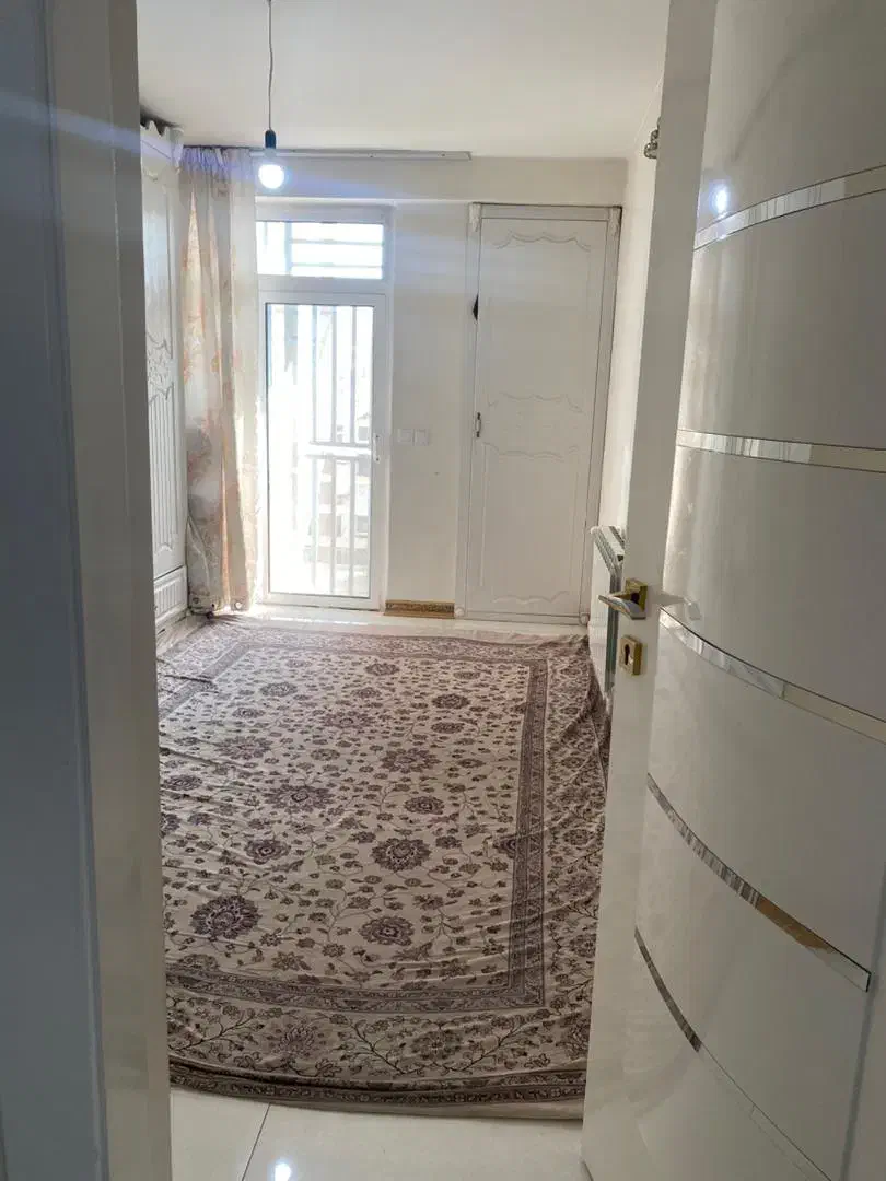 ۱۶۲ متر ۳ خواب / طبقه ۴ / فول /  رو بروی پارک لاله