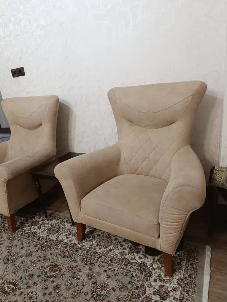 دو عدد مبل تک نفره|مبلمان خانگی و میز عسلی|قم, باجک سه|دیوار