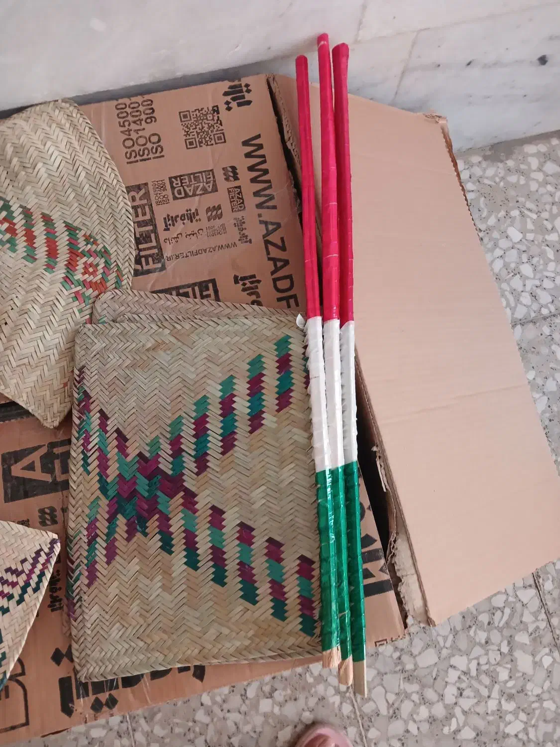 انواع بادبزن حصیری و پلاستیکی|صنایع دستی و سایر لوازم تزئینی|اصفهان, ارغوانیه|دیوار