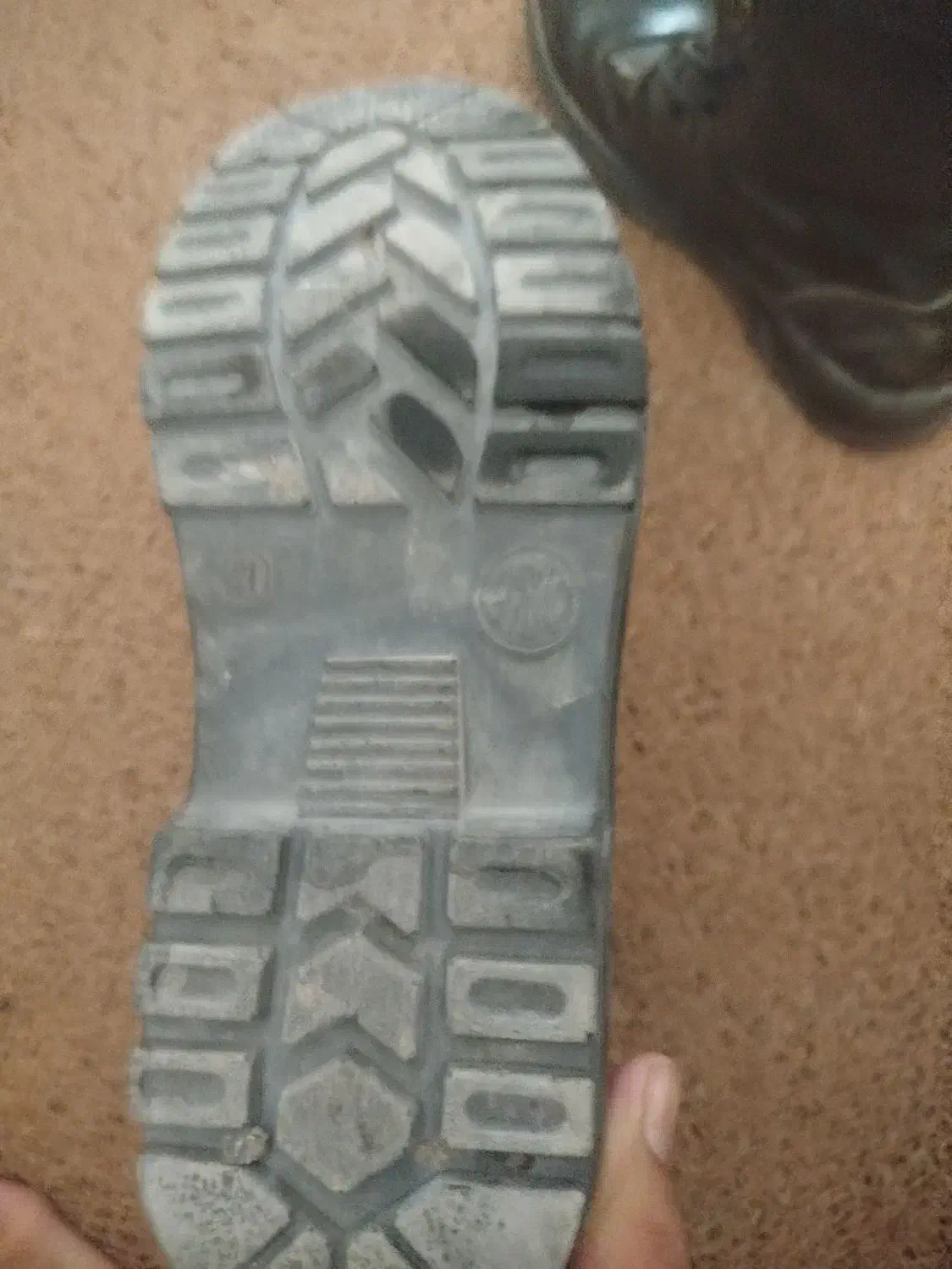 پوتین|کیف، کفش، کمربند|زرند, |دیوار