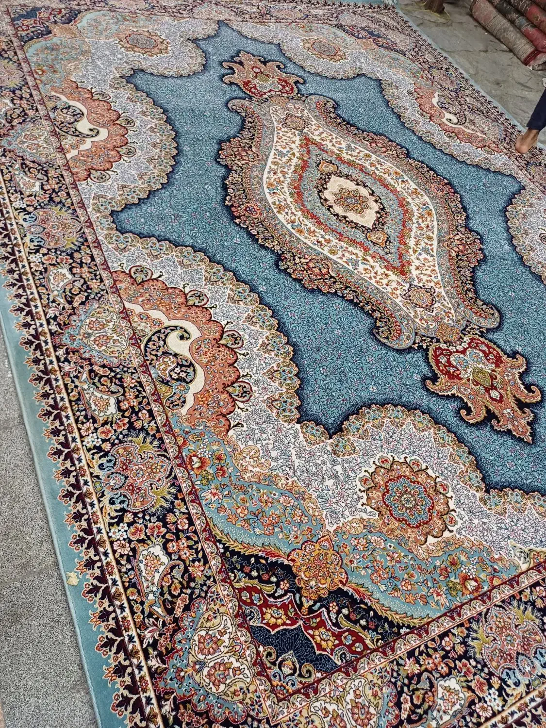 اینجا بیایی بدون فرش نمیری٪|فرش|زاهدان, |دیوار