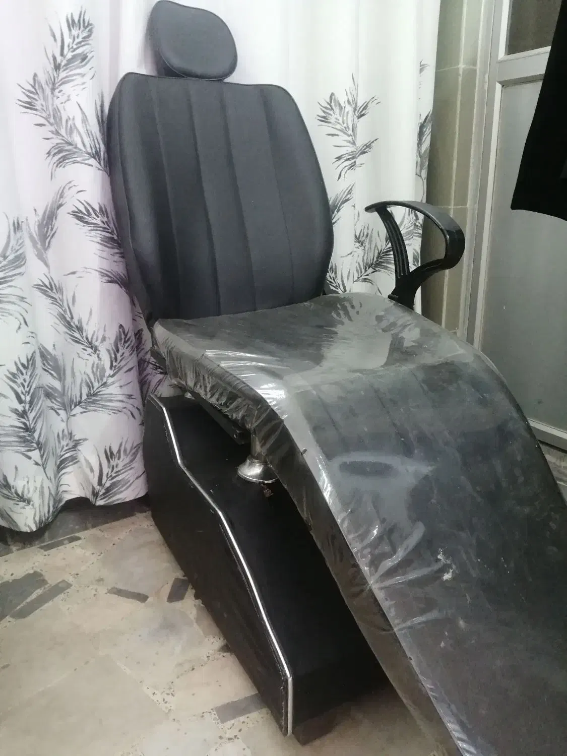 صندلی میکاپ و اصلاح|آرایشگاه و سالن‌های زیبایی|گرگان, |دیوار