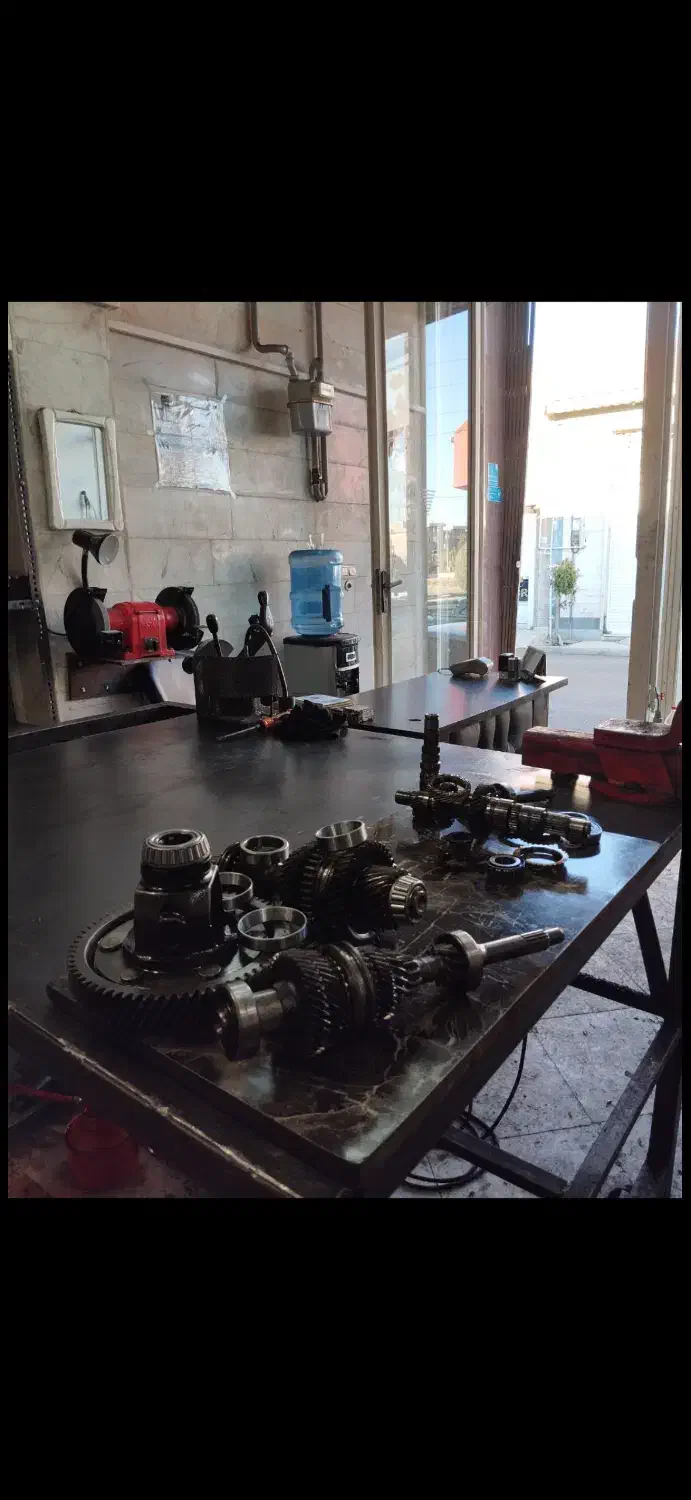 استخدام همکار ساده و ماهر و کار آمرز|استخدام صنعتی، فنی، مهندسی|تهران, خاک سفید|دیوار