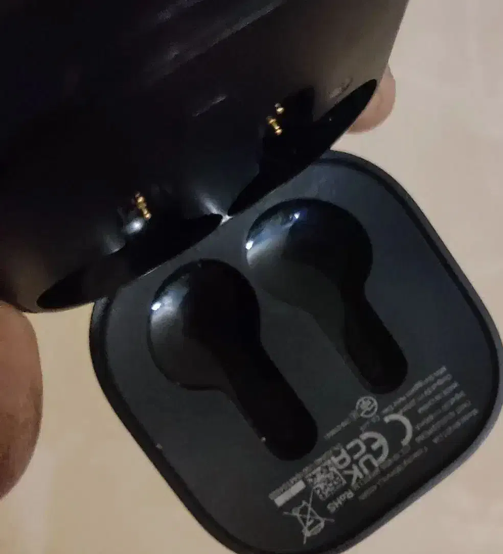 کیس شارژ خالی بدون هدفون و ایرپاد Qcy t13|لوازم جانبی موبایل و تبلت|گرگان, |دیوار