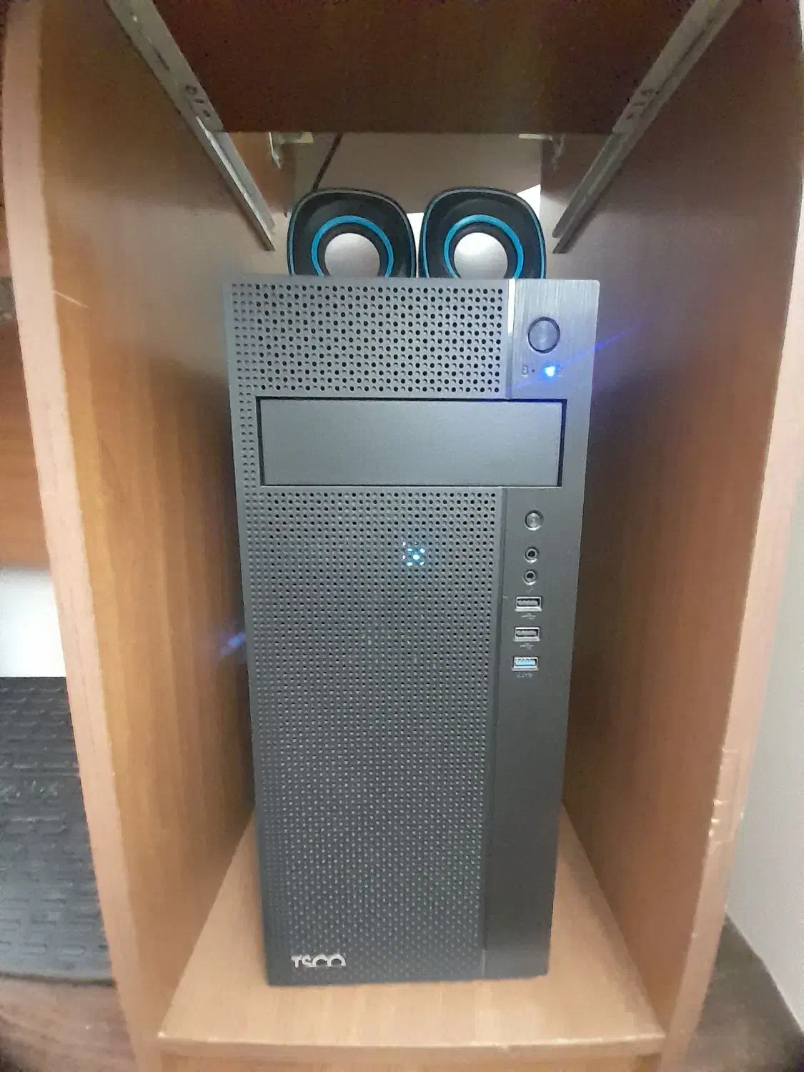 کامپیوتر حرفه ای مناسب رندر،گیم همراه مانیتور و...|رایانه رومیزی|تهران, زرکش|دیوار